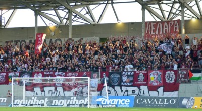 Φίλος της ΑΕΛ πήρε ταπεράκι και πήγε γήπεδο με 2,5 κιλά αρνίσια παϊδάκια!