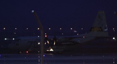 Στη Θεσσαλονίκη έφτασε το C-130 με τις σορούς των οπαδών του ΠΑΟΚ