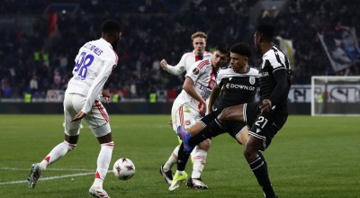 Ανατροπή και 2-1 για τη Λυών: Φωνάζει ο ΠΑΟΚ για φάουλ στον Τάισον