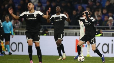 Συνεχίζει με δέκα παίκτες ο ΠΑΟΚ: Αποβλήθηκε ο Κωνσταντέλιας!