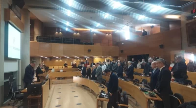 Δημοτικό Συμβούλιο Θεσσαλονίκης: Ενός λεπτού σιγή για τις τραγωδίες σε Τρίκαλα και Ρουμανία