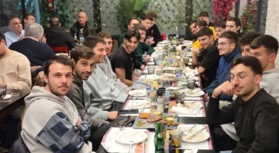 Κοπή της πίτας στον Αίαντα Ευόσμου σε οικογενειακό κλίμα