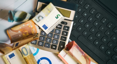 Κι επίσημα αύξηση του κατώτατου μισθού στα 950 ευρώ από 1ης Απριλίου