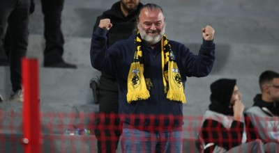 ΑΕΚ: Οι σφιγμένες γροθιές του Ηλιόπουλου για το «διπλό» στις Σέρρες