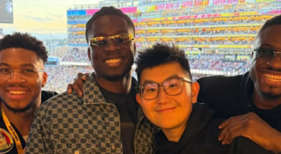 Μαζί με Σιάο στο Super Bowl οι Γιάννης, Θανάσης και Άλεξ Αντετοκούνμπο