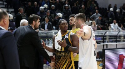 Αποδοκιμάστηκε ο Μπάρτλεϊ στο Παλατάκι, άνοιξε διάλογο με την κερκίδα