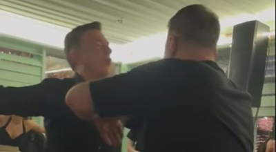 Μπισμπίκης: Με ποιον πρώην βουλευτή του ΣΥΡΙΖΑ χόρεψε... βαρύ ζεϊμπέκικο