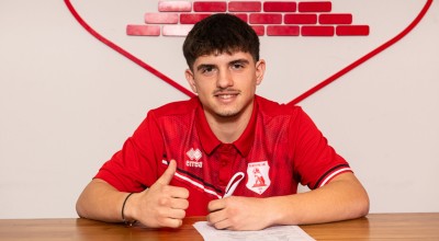 Πανσερραϊκός: Επαγγελματικό συμβόλαιο υπέγραψε ο Θωμάς Αραμπατζής