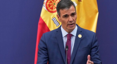 Πέδρο Σάντσεθ: Ποδηλατόφιλος ο πρωθυπουργός που είπε «no pasarán» στις ΗΠΑ