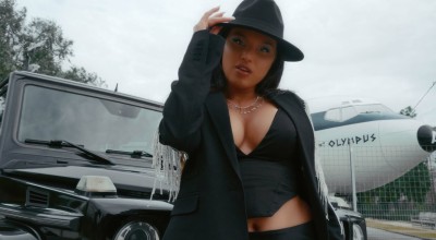 Έλενα Χάρου: Με άρωμα καλλιστείων το βίντεο κλιπ του νέου της single