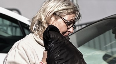 Ελένη Ζαρούλια: Ποια είναι η ακροδεξιά πολιτικός που παραδόθηκε και οδηγείται στη φυλακή