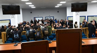 Δίκη για τα Τέμπη: Αλλαγή αίθουσας ζητούν συγγενείς και συνήγοροι