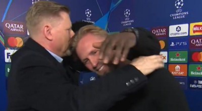 Συγκίνηση στο «αντίο» του Κάσπερ Σμάιχελ, στο πλάι του πατέρα του