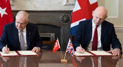 Η Τουρκία υπογράφει συμφωνία δισεκατομμυρίων με το Ηνωμένο Βασίλειο για την απόκτηση μαχητικών αεροσκαφών