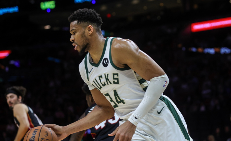 ESPN: «Ήρθε η ώρα της αποχώρησης του Γιάννη Αντετοκούνμπο από τους Μπακς»