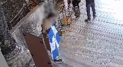 Αγιά Σοφιά: Συνελήφθησαν δύο Έλληνες που σήκωσαν ελληνική σημαία με τον βυζαντινό αετό