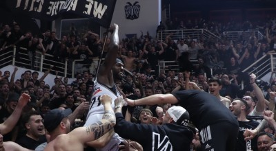 ΠΑΟΚ-Άρης: Η «τρέλα» του Μπέβερλι με την λήξη του ντέρμπι, «όρμηξε» στην κερκίδα