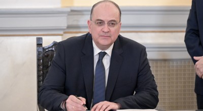 ΠΑΣΟΚ για Λαζαρίδη: «Είστε κυβέρνηση προστασίας του δημοσίου συμφέροντος ή των κολλητών σας;