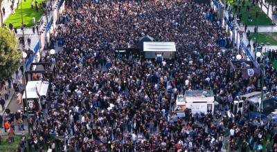 Μεγάλη γιορτή με χιλιάδες ΠΑΟΚτσήδες στην Πλατεία Αριστοτέλους για τα 100 χρόνια