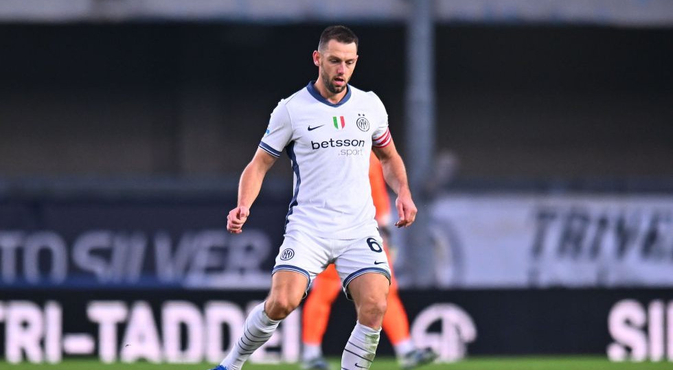 Σενάρια για Ντε Φράι: «Μάχη» Ολυμπιακού–Μπενφίκα για τον έμπειρο στόπερ